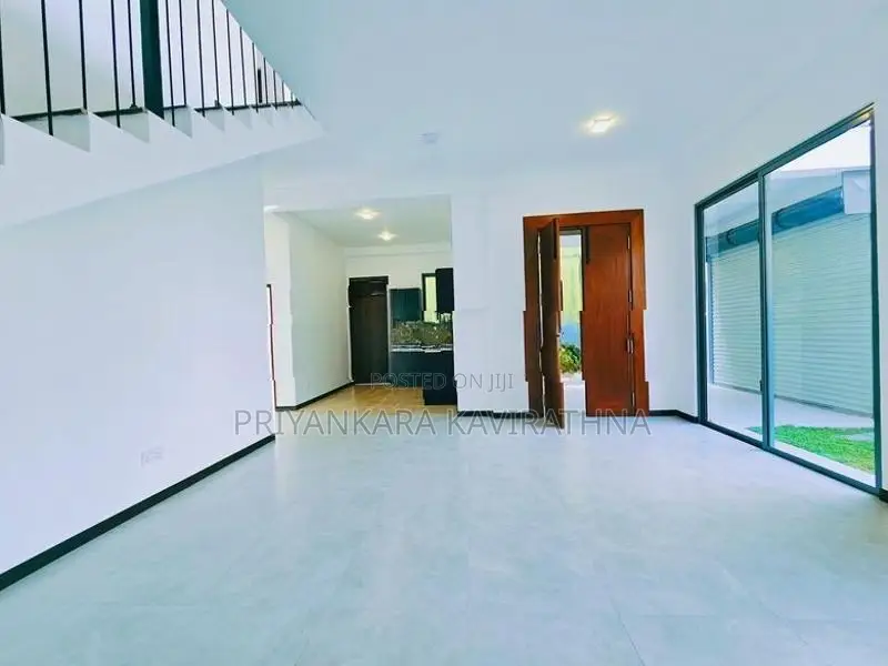 Brand New Mordern 2 Storied House in Batuwandara