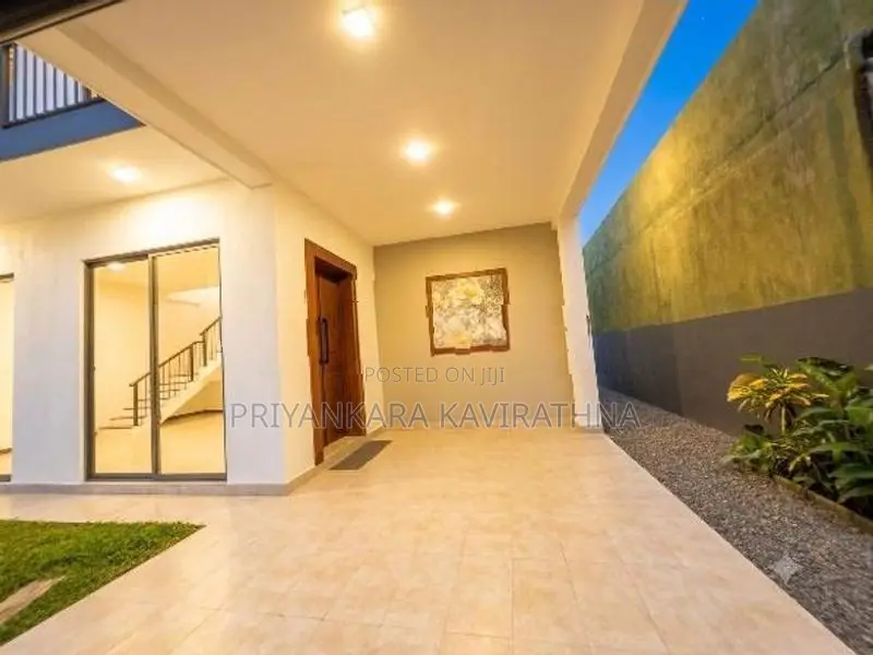 Brand New Mordern 2 Storied House in Batuwandara