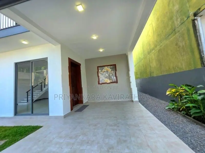 Brand New Mordern 2 Storied House in Batuwandara