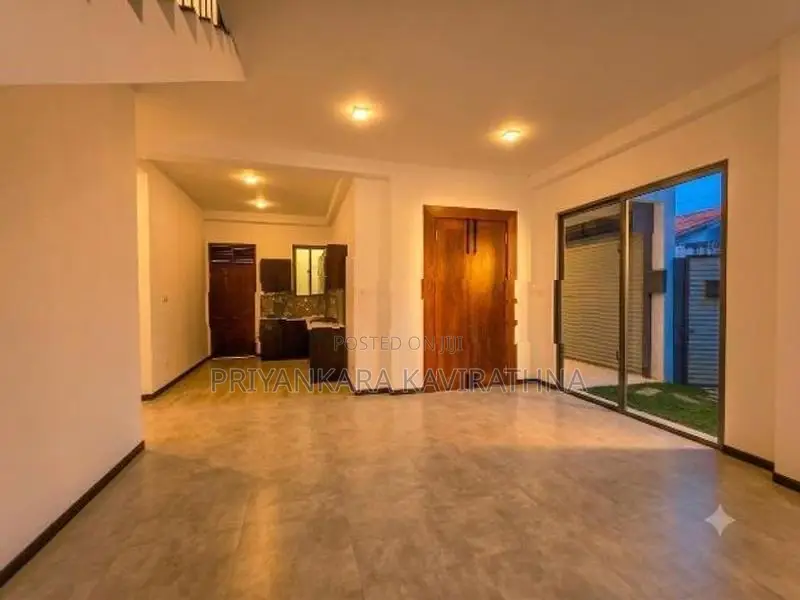 Brand New Mordern 2 Storied House in Batuwandara