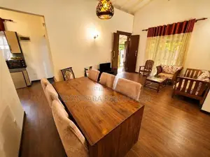 පදිංචි අලංකාර නිවස ඉක්මනින් විකිනීමට - පොල්ගස්ඕවිට
