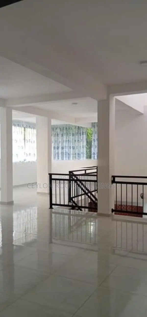 1st floor Upstair House for Rent, Inside 2 Story House, Thalapathpitiy