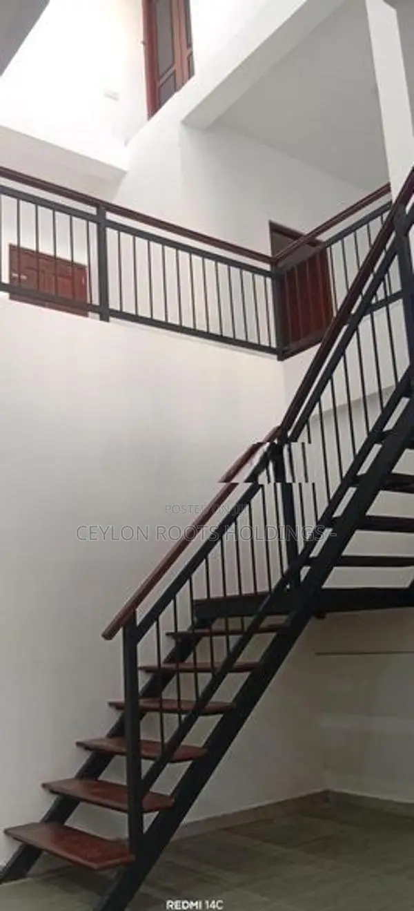1st floor Upstair House for Rent, Inside 2 Story House, Thalapathpitiy