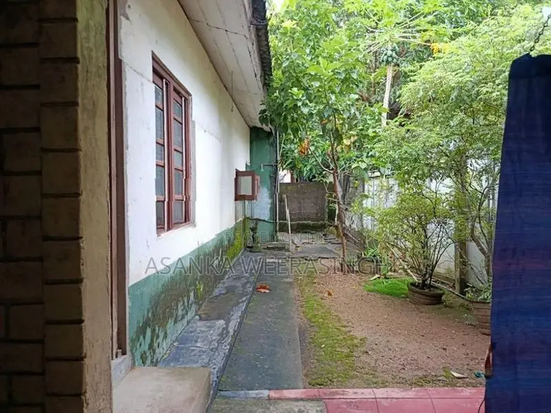 Land with House for Sale in Gothatuwa New Town