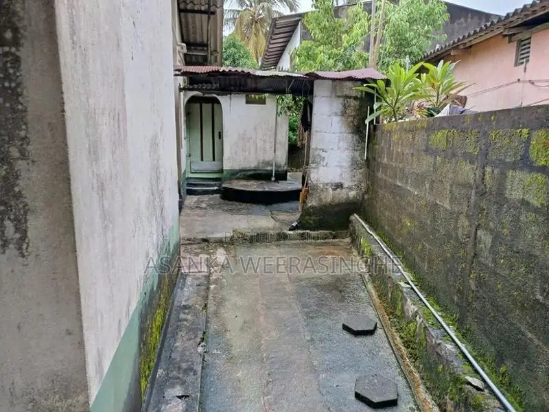 Land with House for Sale in Gothatuwa New Town