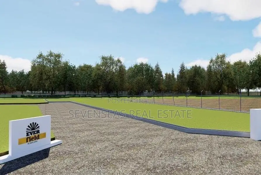 Plots of land bordering a paddy field in Uduwana, Homagama.