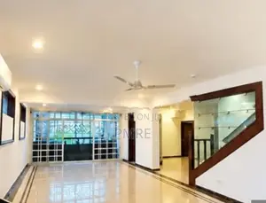 4 Bedrooms House for Rent in Colombo 03