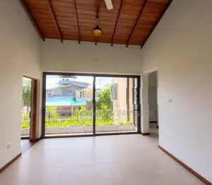 Luxury House For Sale In Battaramulla Lake Road