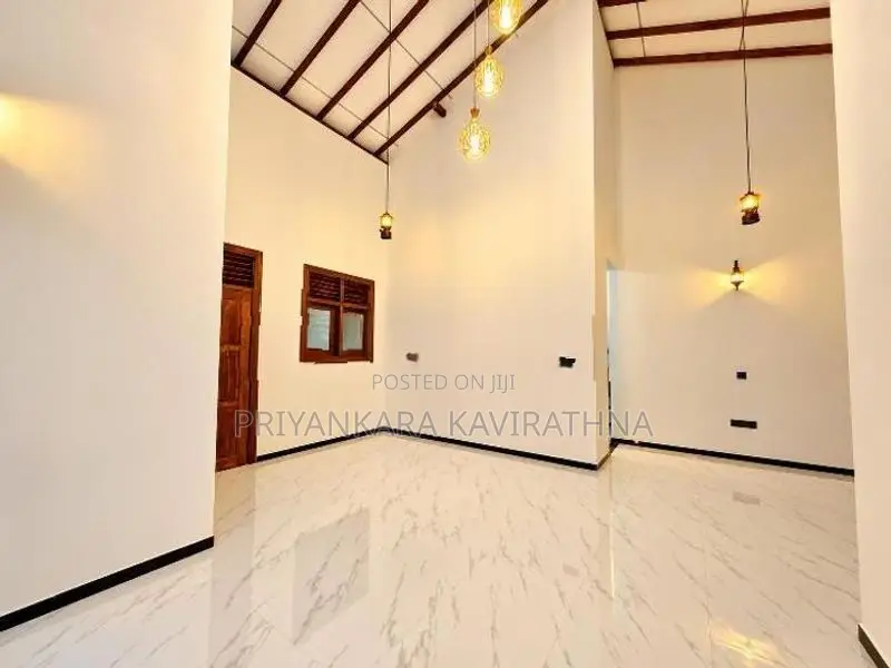 Luxury House For Sale in Kahatuduwa