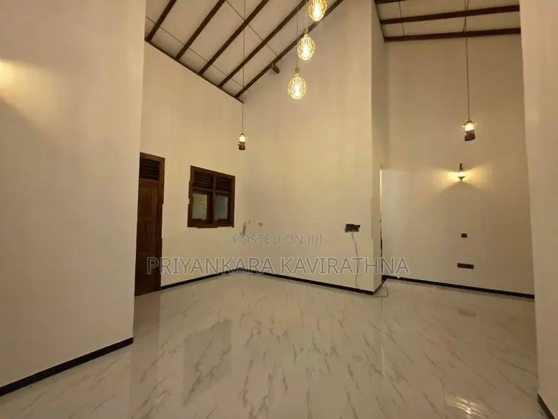 Luxury House For Sale in Kahatuduwa