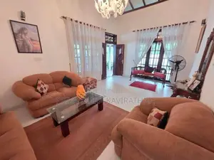 පර්චස් 16.8 ක අලංකාර නිවස ඉක්මනින් විකිනීමට - මත්තෙගොඩ
