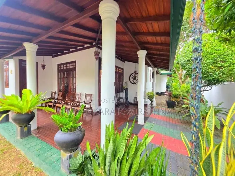 පර්චස් 16.8 ක අලංකාර නිවස ඉක්මනින් විකිනීමට - මත්තෙගොඩ