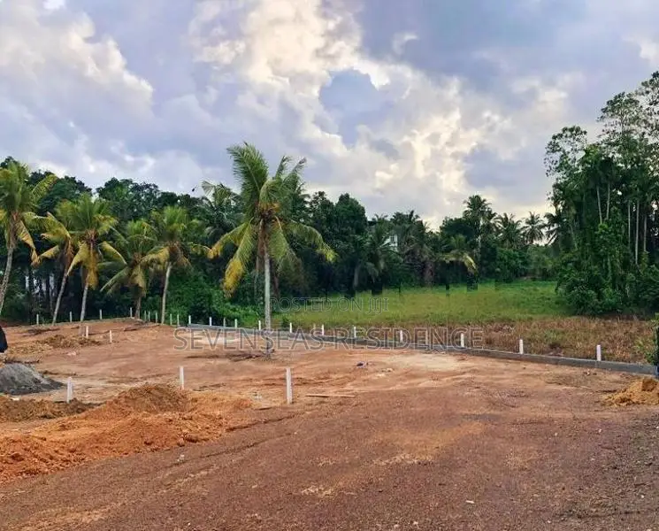 Best lamd for sale near kiriwaththuduwa