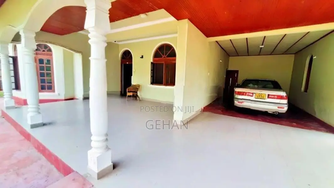 Luxury Two Story House For Rent In Ibbagamuwa