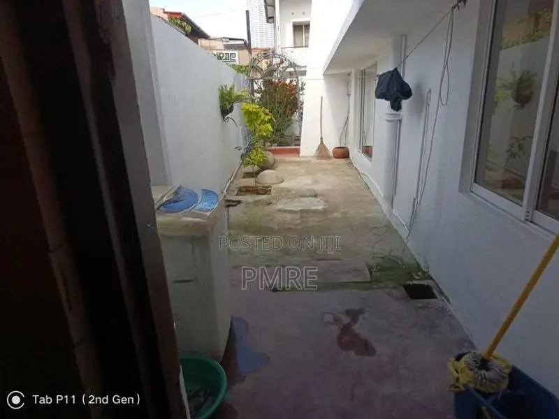 Two story house for sale in colombo 5