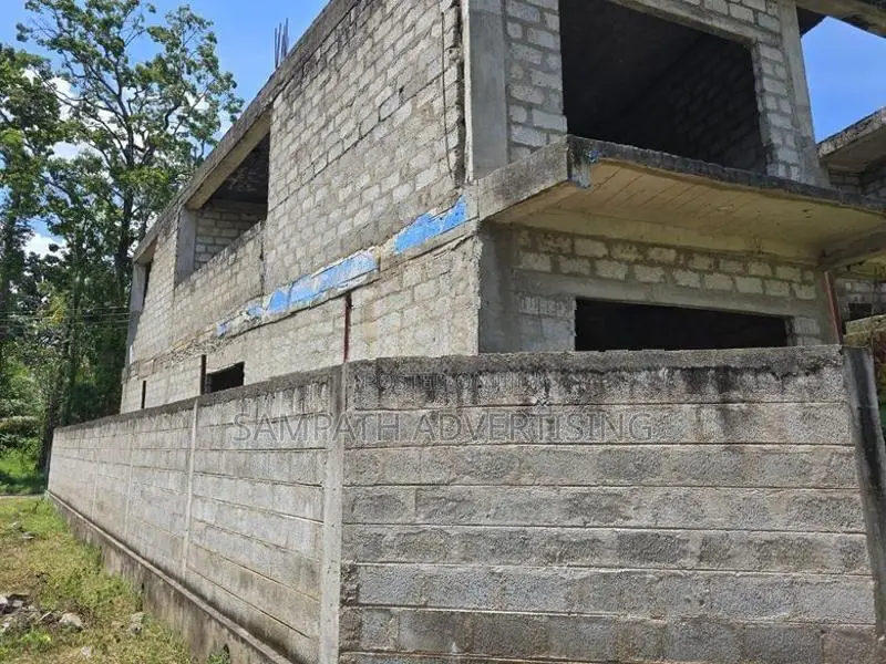 Prime Commercial Land with Building for Sale In Kurunegala