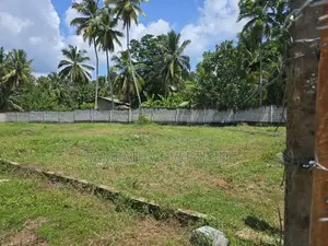 Prime Commercial Land with Building for Sale In Kurunegala