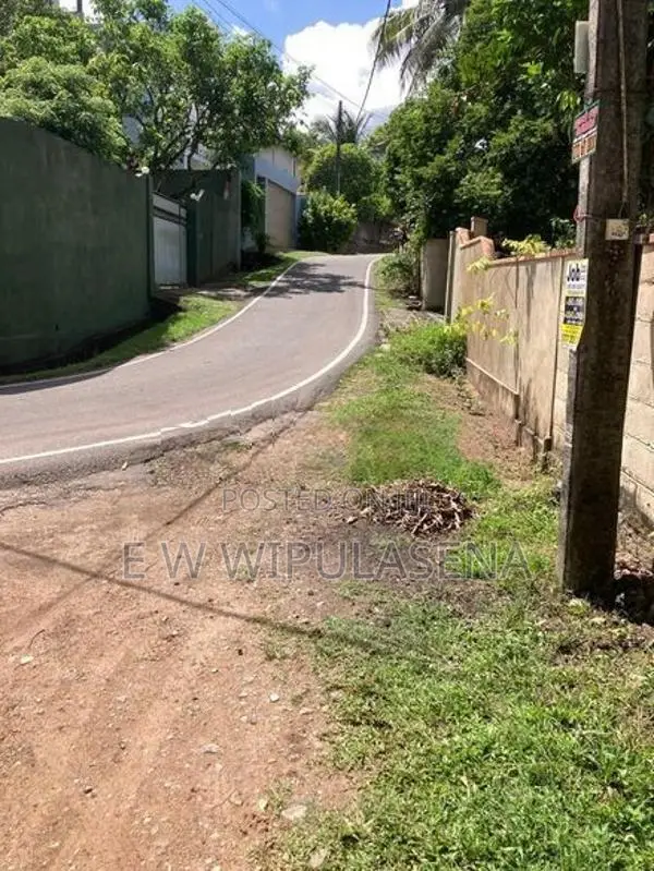 STUNNING 2-STOREY LUXURY HOUSE FOR SALE IN PANNIPITIYA