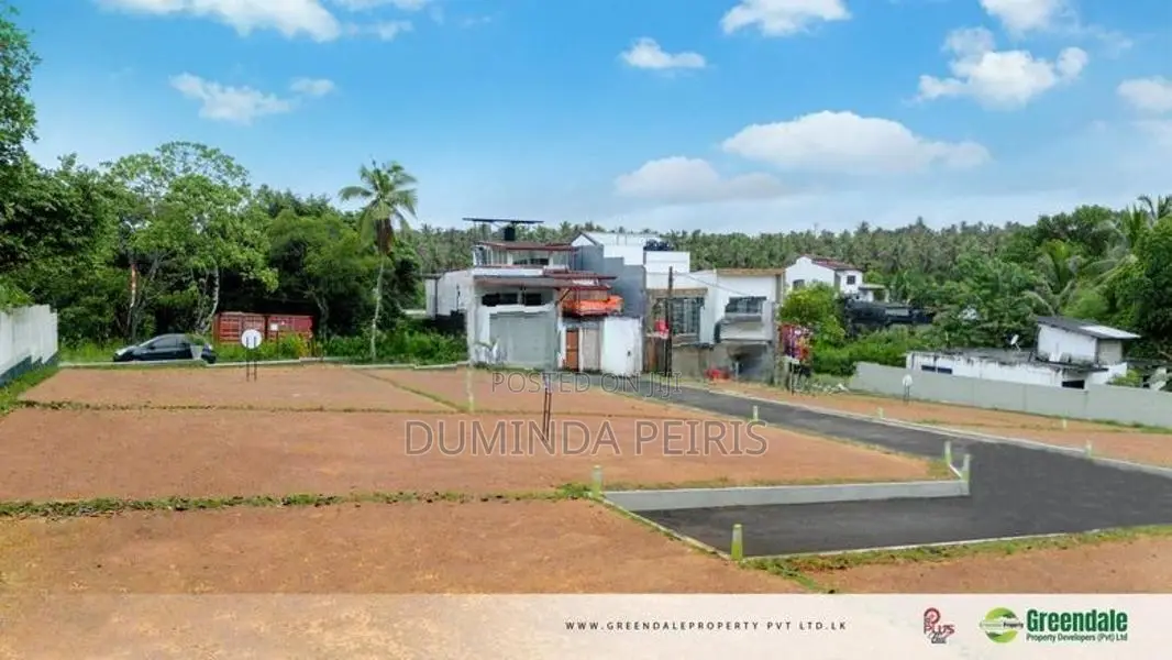 Land in Athurugiriya
