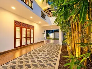 පර්චස් 15 ක සුකෝපබෝගී තෙමහල් නිවස ඉක්මනින් විකිනීමට - කැස්බෑව