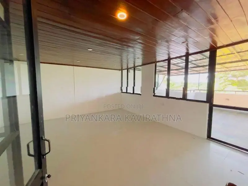 Luxury House For Sale in Thalahena With Pool