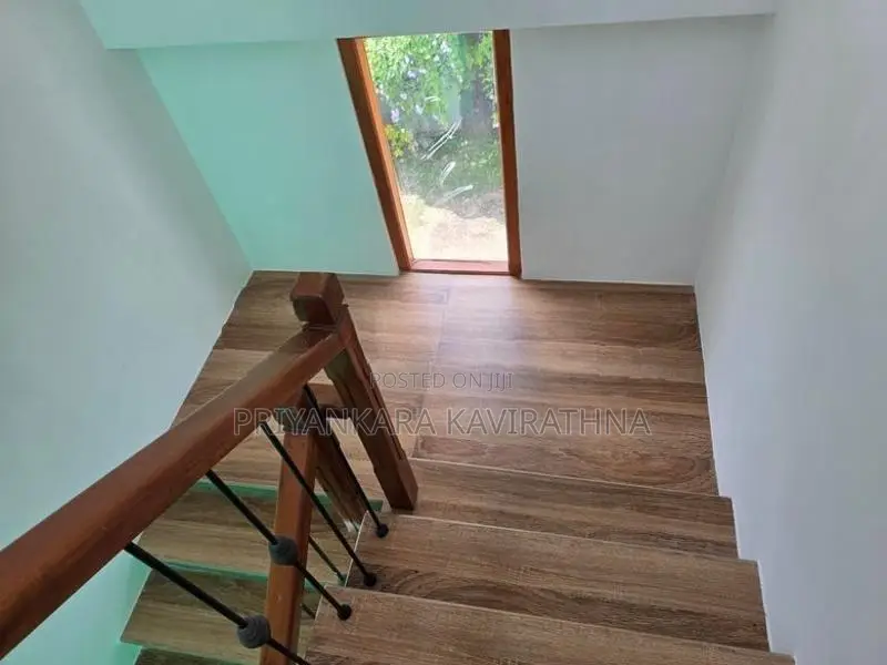 Luxury House For Sale in Makuluduwa