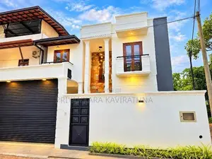 Boralasgamuwa Junction / Near Paddy Field Luxury House For Sale