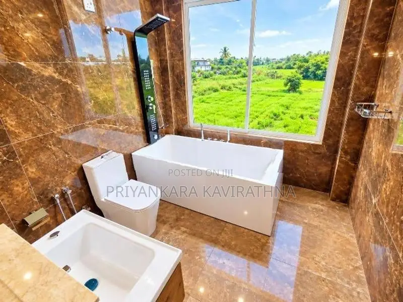Boralasgamuwa Junction / Near Paddy Field Luxury House For Sale
