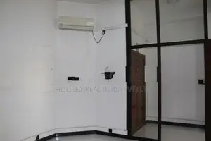 Semi-Furnished Office Space for Rent – Colombo 03 (liberty Plaza)