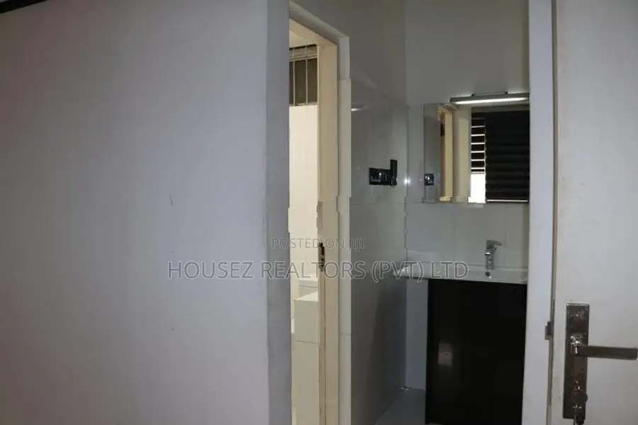 Semi-Furnished Office Space for Rent – Colombo 03 (liberty Plaza)