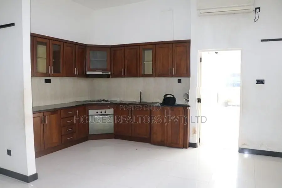 Semi-Furnished Office Space for Rent – Colombo 03 (liberty Plaza)