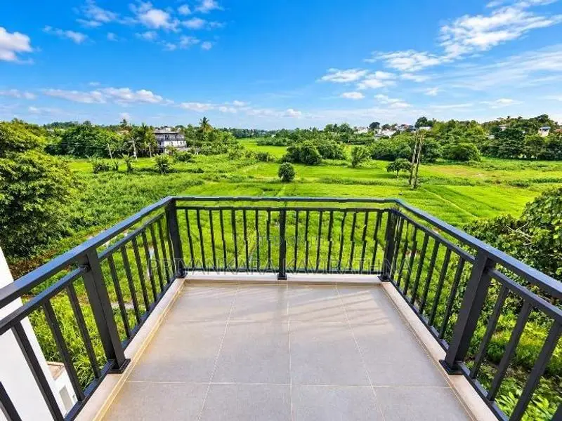 Luxury House For Sale in Boralasgamuwa