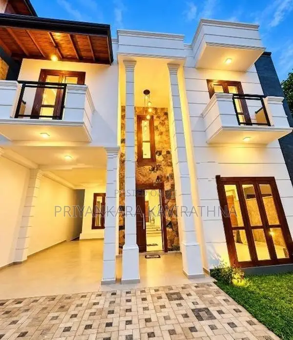 Luxury House For Sale in Boralasgamuwa