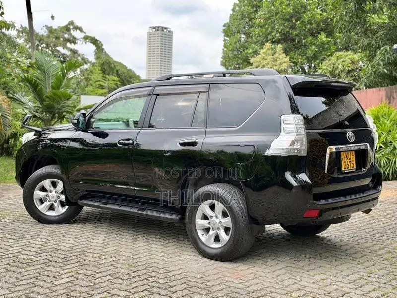Toyota Land Cruiser Prado Fully Loaded 2011