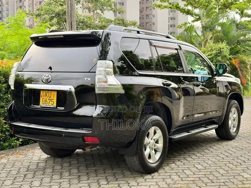 Toyota Land Cruiser Prado Fully Loaded 2011