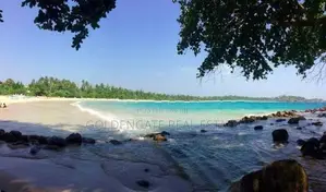 Land Tourism Zone In Gandara
