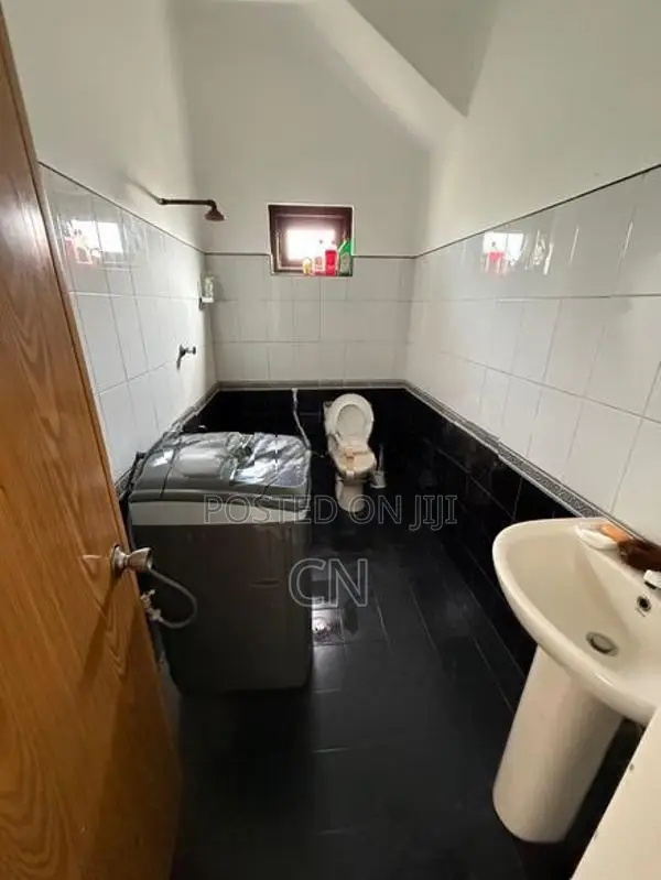 3 Bedroom Upstairs House for Rent – Wattala