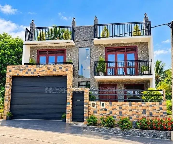 Architecture Designed Luxury 3 Storied House - Kahatuduwa