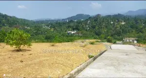 අවිස්සාවේල්ල නගරයෙන් සුන්දර නිස්කලංක ඉඩමක්