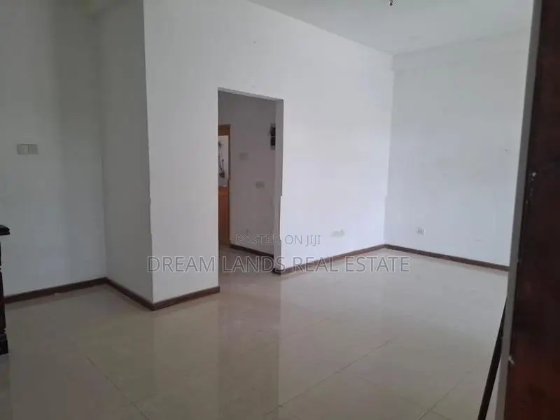 ☆ Piliyandala 3 Story House for Rent ( R- 850 )