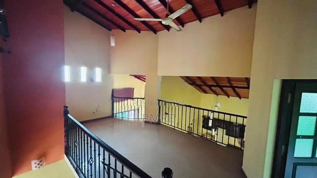 2 Storied House for Sale in Athurugiriya