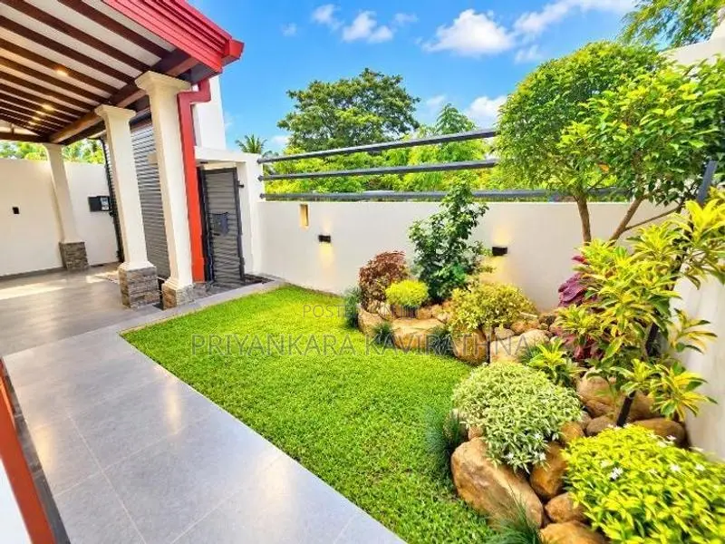 Super Quality Mordern Single Storied House - Kahatuduwa