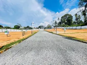 Land for sales Athurugiriya road kaduwela