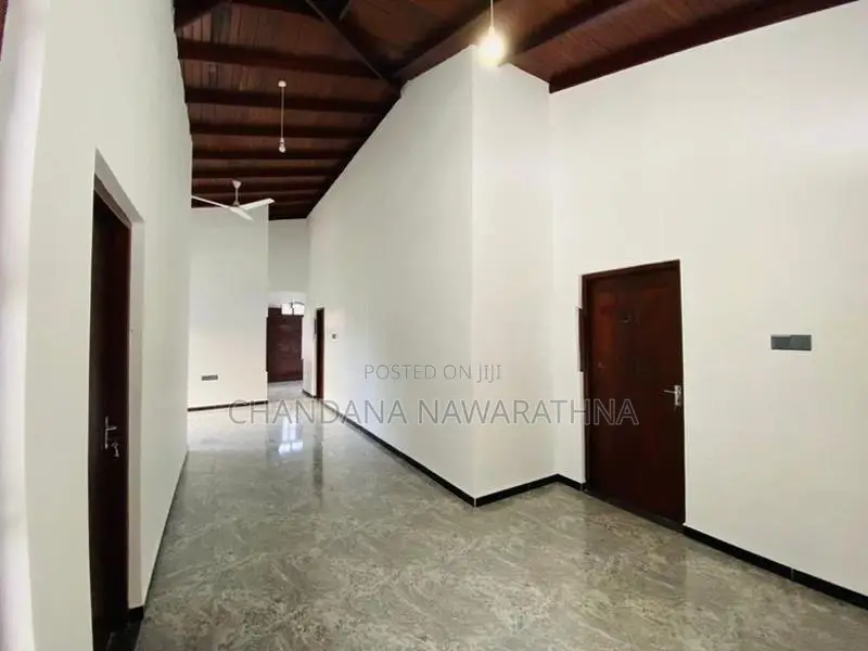 කෑගල්ලේ කුලී නිවසක් බදු දීමට ඇත