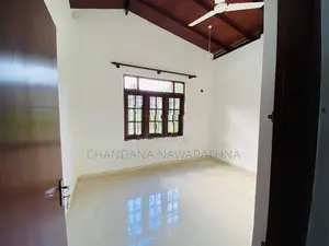 කෑගල්ලේ කුලී නිවසක් බදු දීමට ඇත