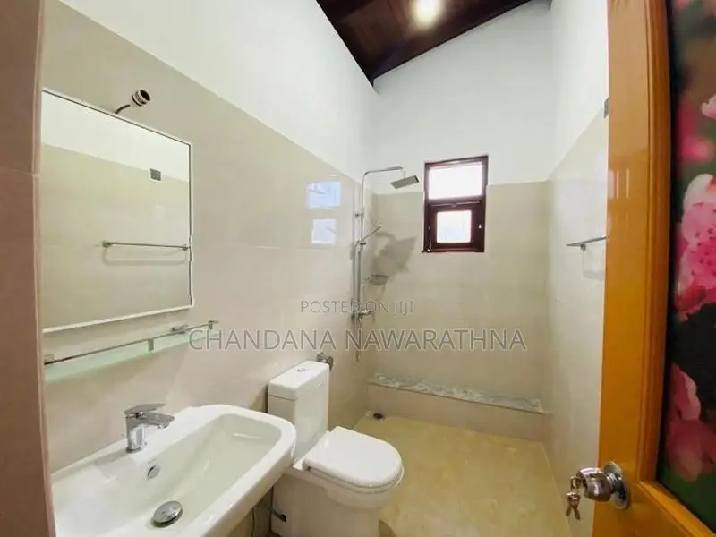 කෑගල්ලේ කුලී නිවසක් බදු දීමට ඇත