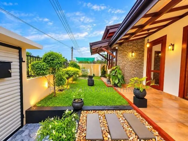 Mordern Luxury House For Sale in Gonapola