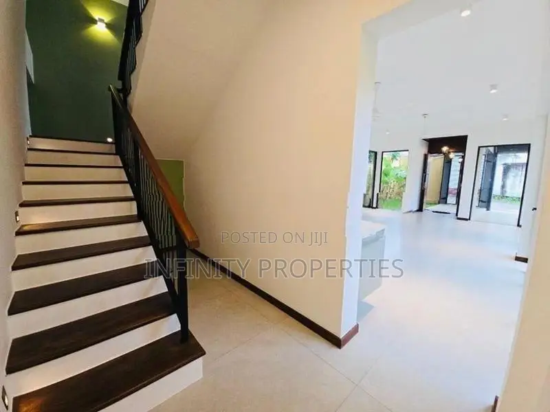 (AF294) new house With 10 P Sale At Lake Road Pellwarha Batharamulla