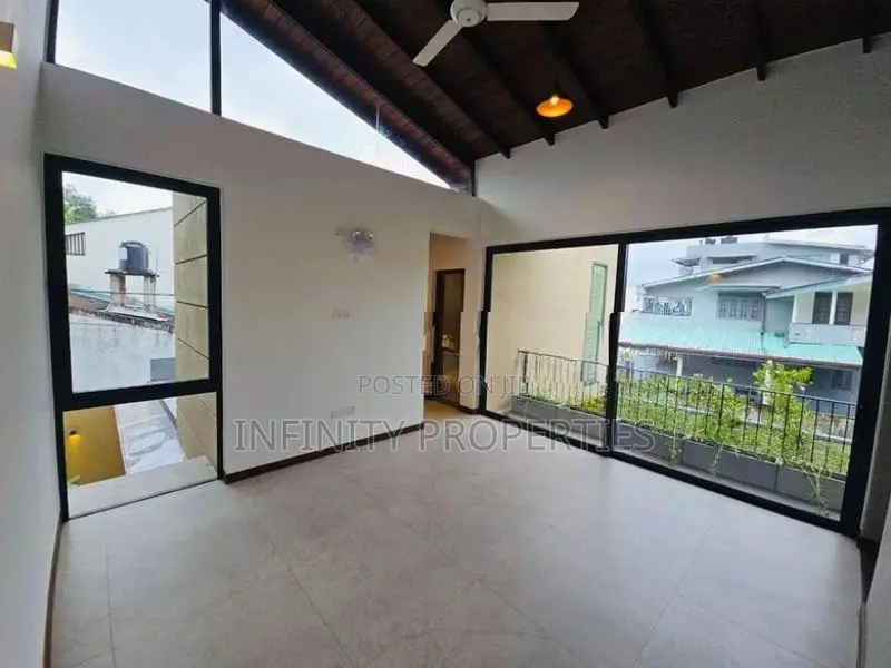 (AF294) new house With 10 P Sale At Lake Road Pellwarha Batharamulla