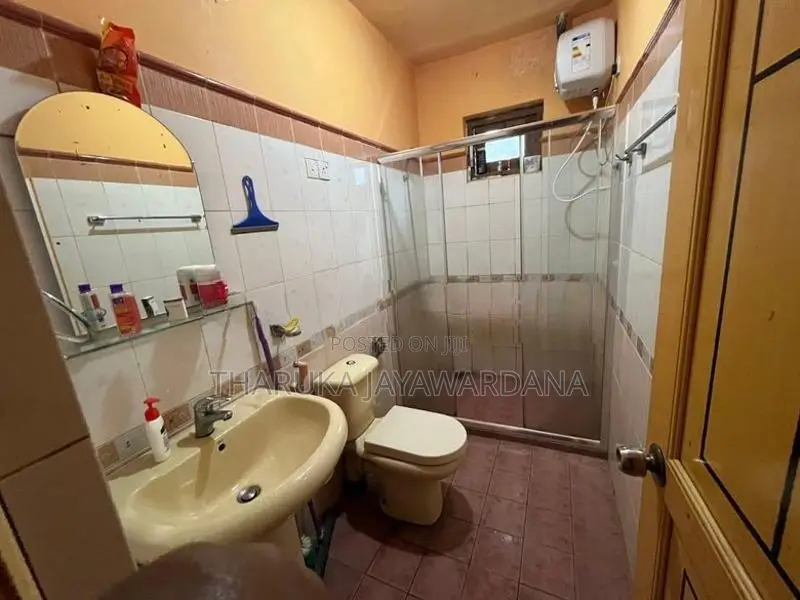 ground floor unit for rent [without furniture]